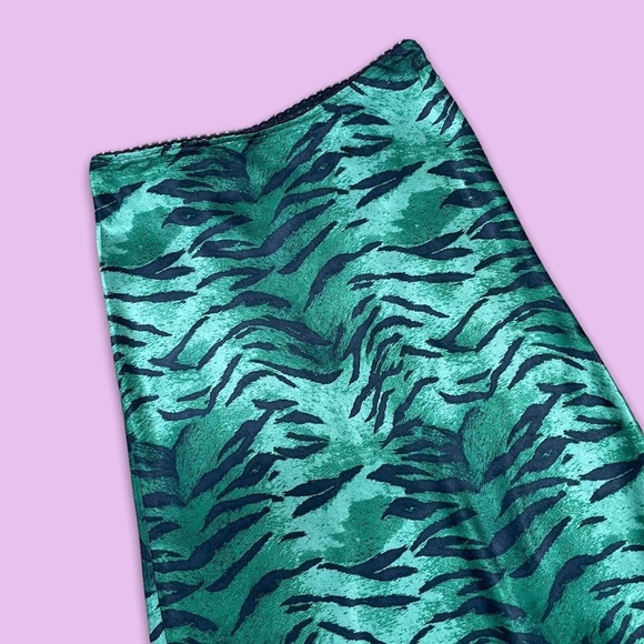 Vintage Y2K Skirt - Picture 2 of 4